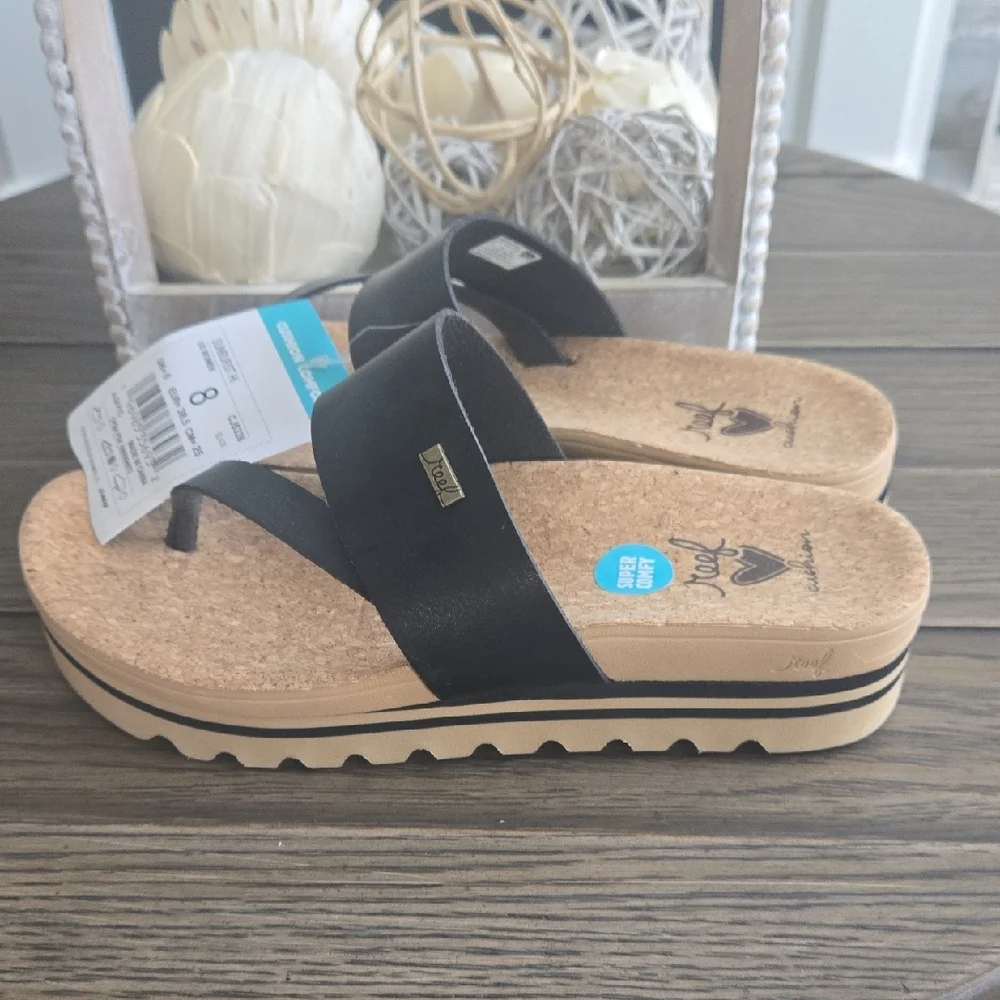 Reef Black and Tan Sandals with Coastal Comfort - Picture 3 of 3